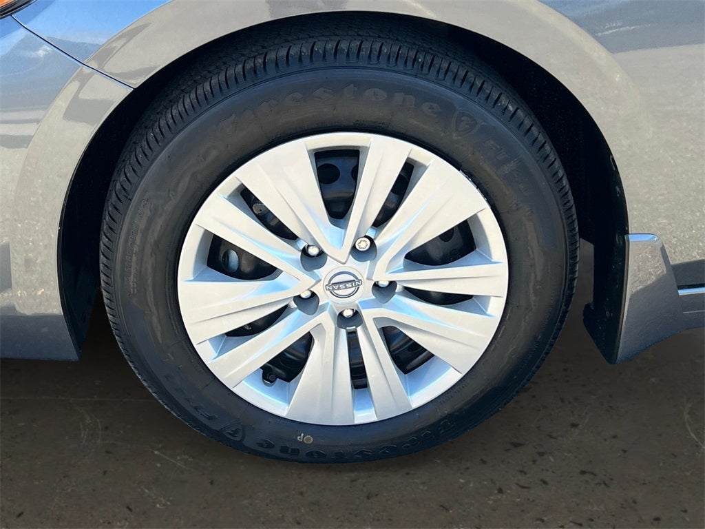 2025 Nissan Sentra S / One Owner / Splash Guards / Carpeted Floormats