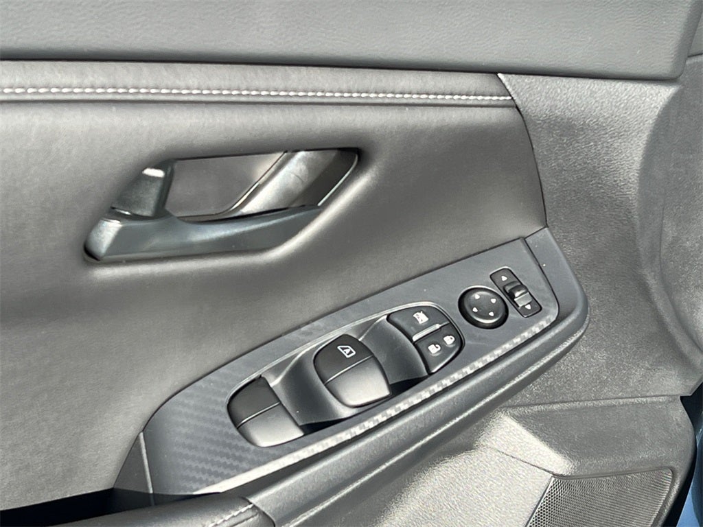 2025 Nissan Sentra S / One Owner / Carpeted Floormats