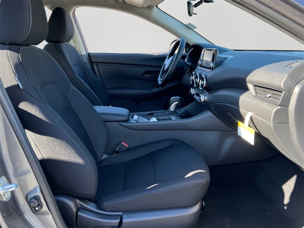 2025 Nissan Sentra S / One Owner / Carpeted Floormats