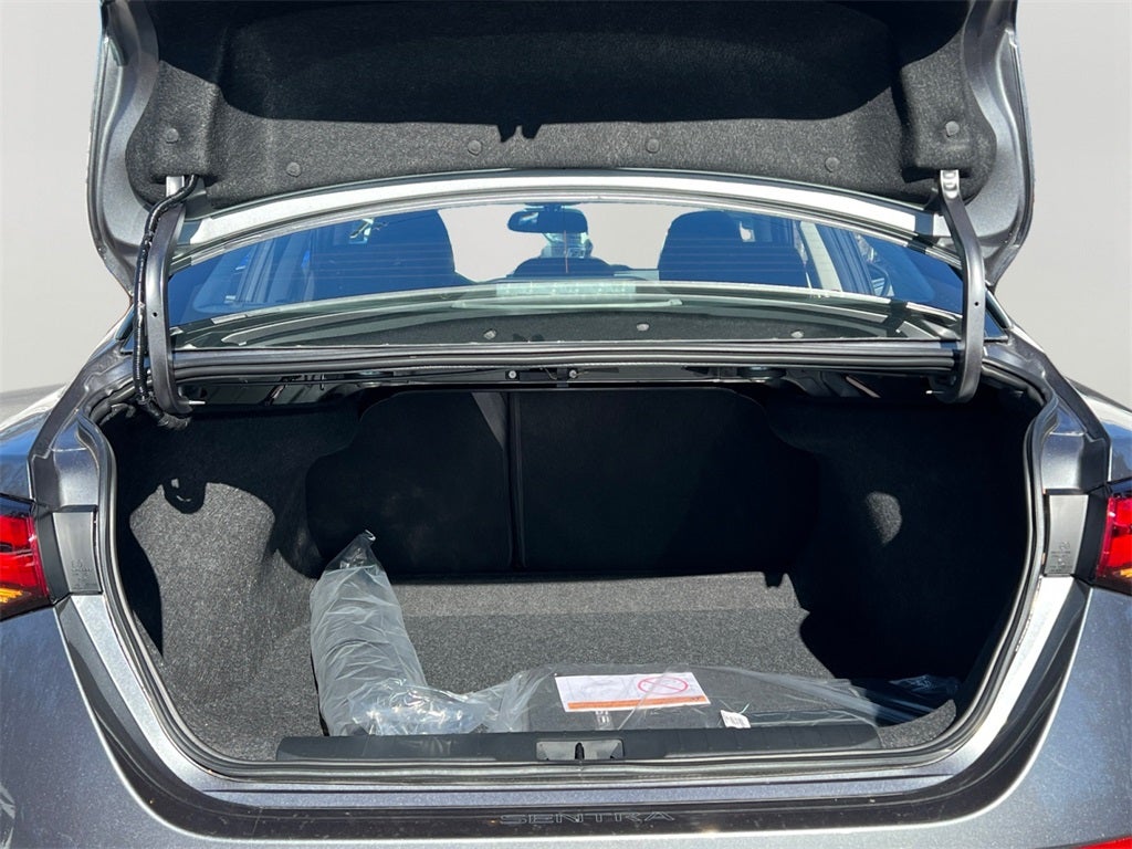 2025 Nissan Sentra S / One Owner / Carpeted Floormats