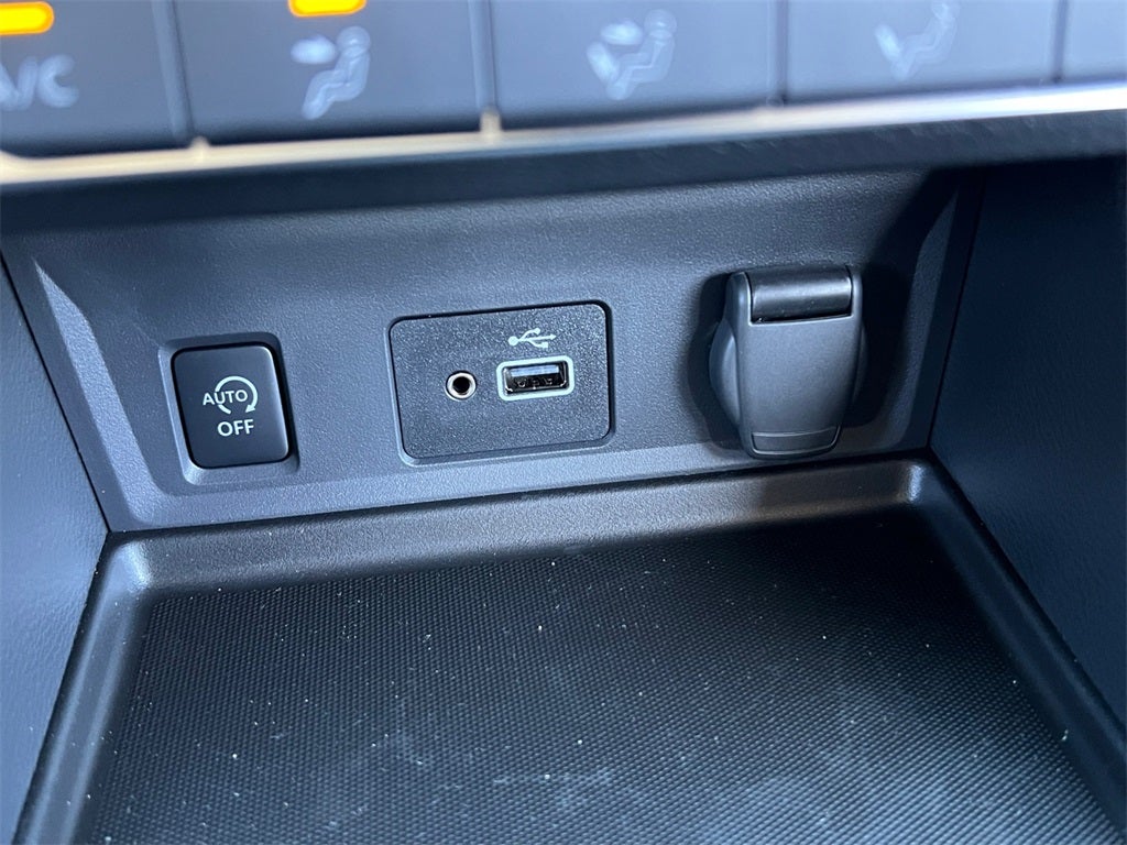 2025 Nissan Sentra S / One Owner / Carpeted Floormats