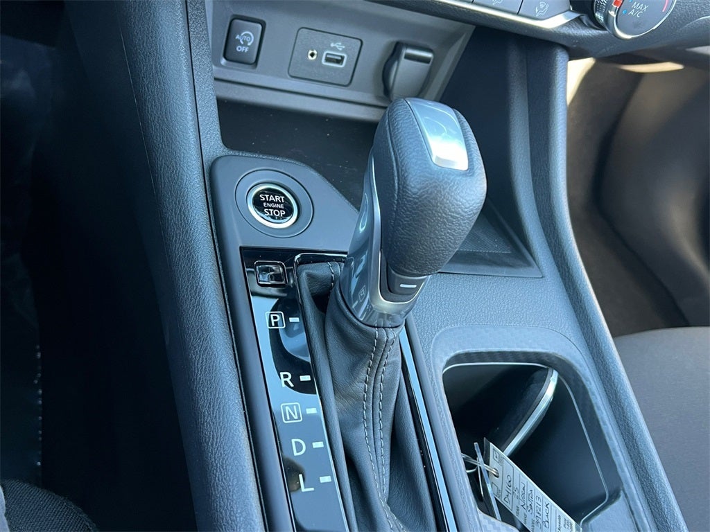 2025 Nissan Sentra S / One Owner / Carpeted Floormats