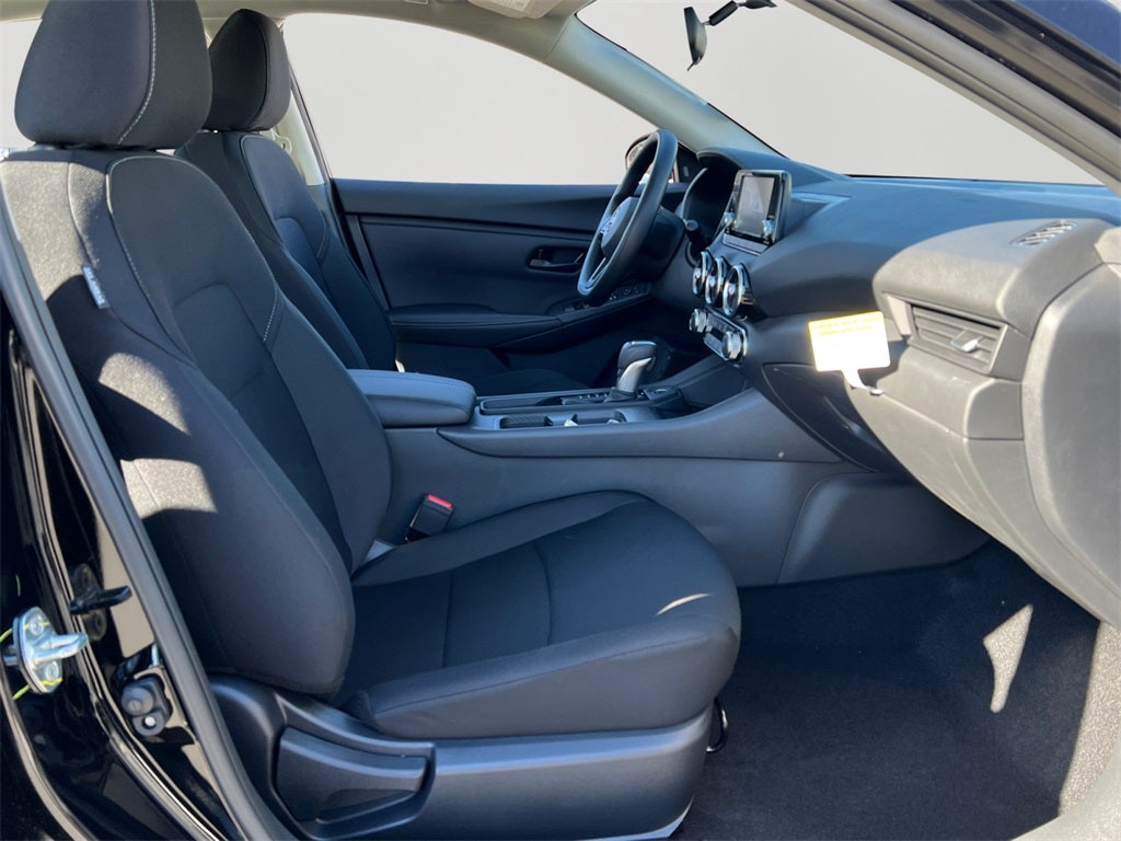 2025 Nissan Sentra S / One Owner / Carpeted Floormats