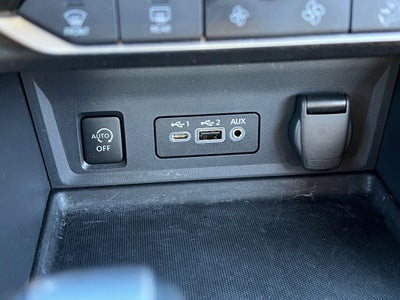 2024 Nissan Sentra SV Premium Package / All Weather Package / Low Miles