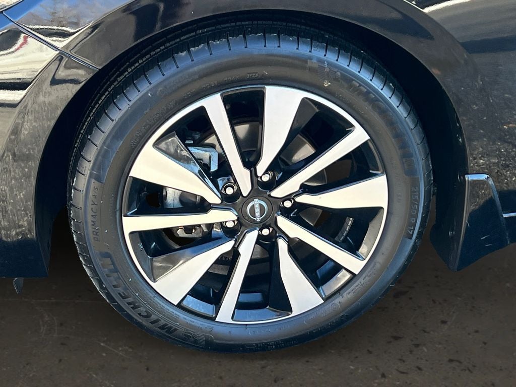 2024 Nissan Sentra SV Premium Package / All Weather Package / Low Miles