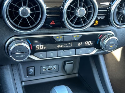 2025 Nissan Sentra SR / One Owner / Carpeted Floormats