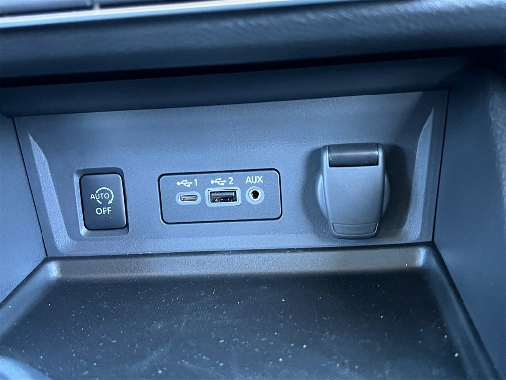 2025 Nissan Sentra SR / One Owner / Carpeted Floormats