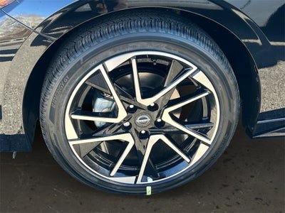 2025 Nissan Sentra SR / One Owner / Carpeted Floormats