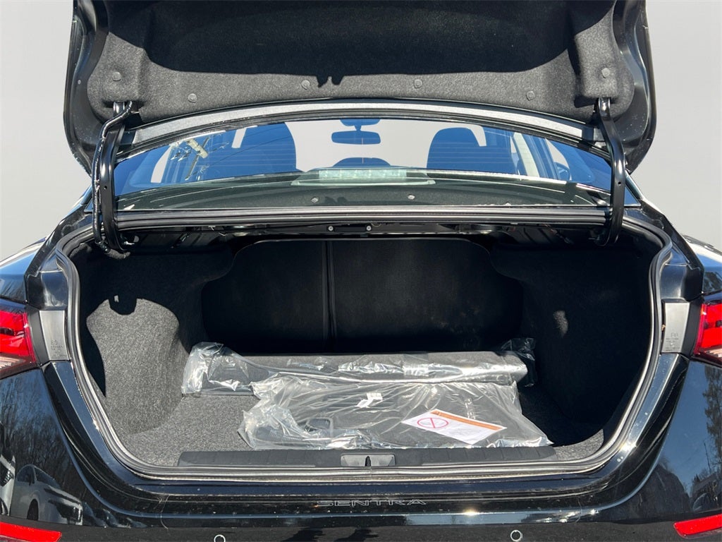 2025 Nissan Sentra SR / One Owner / Carpeted Floormats