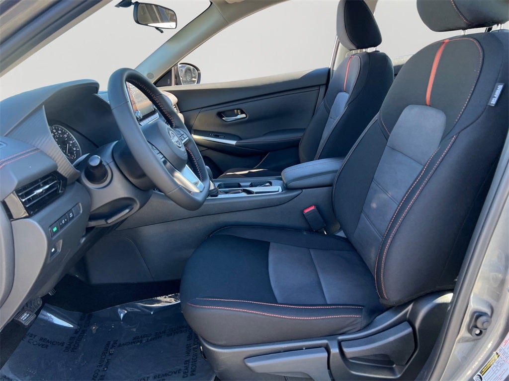 2025 Nissan Sentra SR / One Owner / Carpeted Floormats