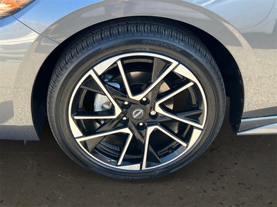 2025 Nissan Sentra SR / One Owner / Carpeted Floormats