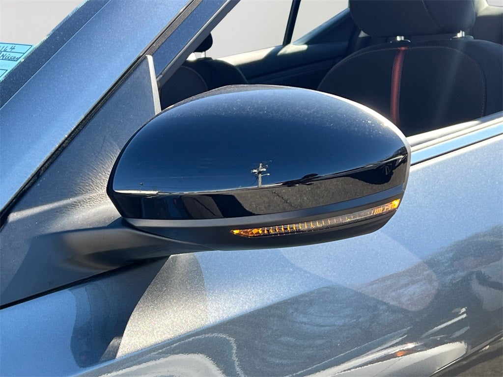 2025 Nissan Sentra SR / One Owner / Carpeted Floormats