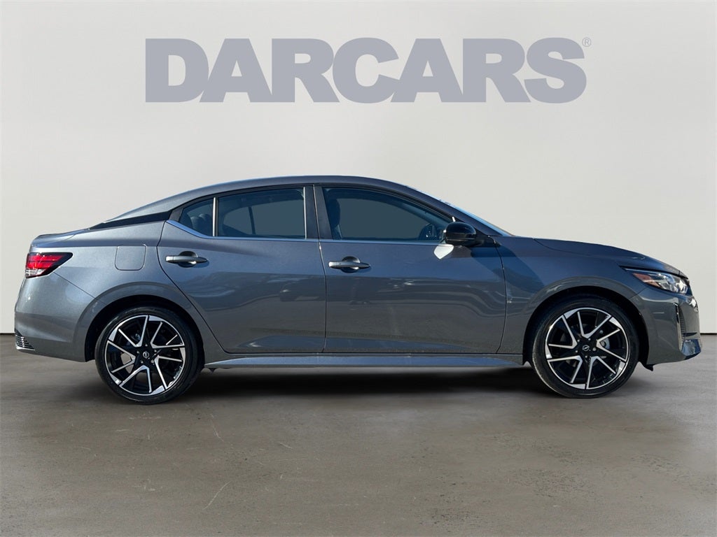 2025 Nissan Sentra SR / One Owner / Carpeted Floormats