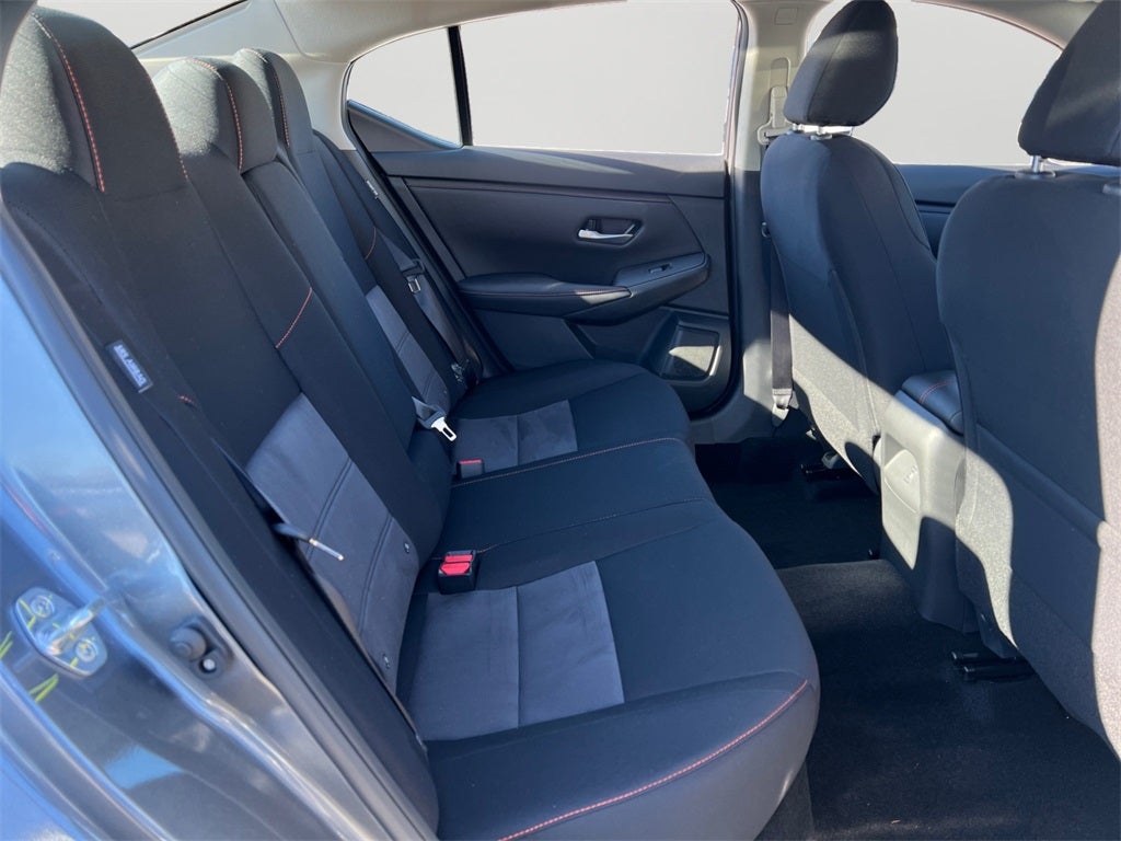 2025 Nissan Sentra SR / One Owner / Carpeted Floormats