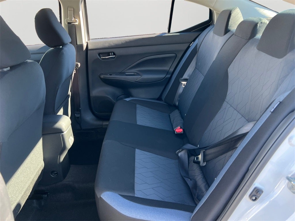 2025 Nissan Versa 1.6 SV One Owner / Splash Guards