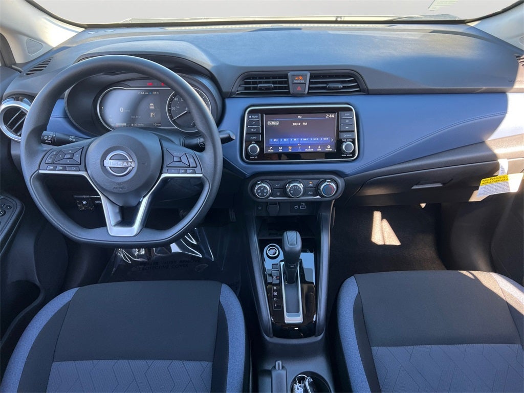 2025 Nissan Versa 1.6 SV One Owner / Splash Guards