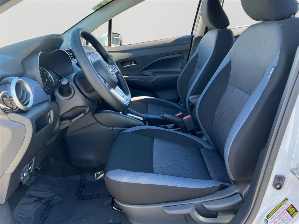 2025 Nissan Versa 1.6 SV One Owner / Splash Guards