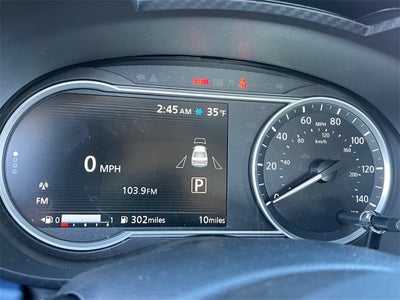 2025 Nissan Versa 1.6 SV One Owner / Splash Guards