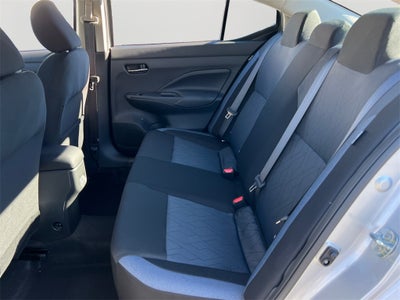 2025 Nissan Versa 1.6 SV / One Owner / Splash Guards