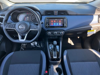 2025 Nissan Versa 1.6 SV / One Owner / Splash Guards