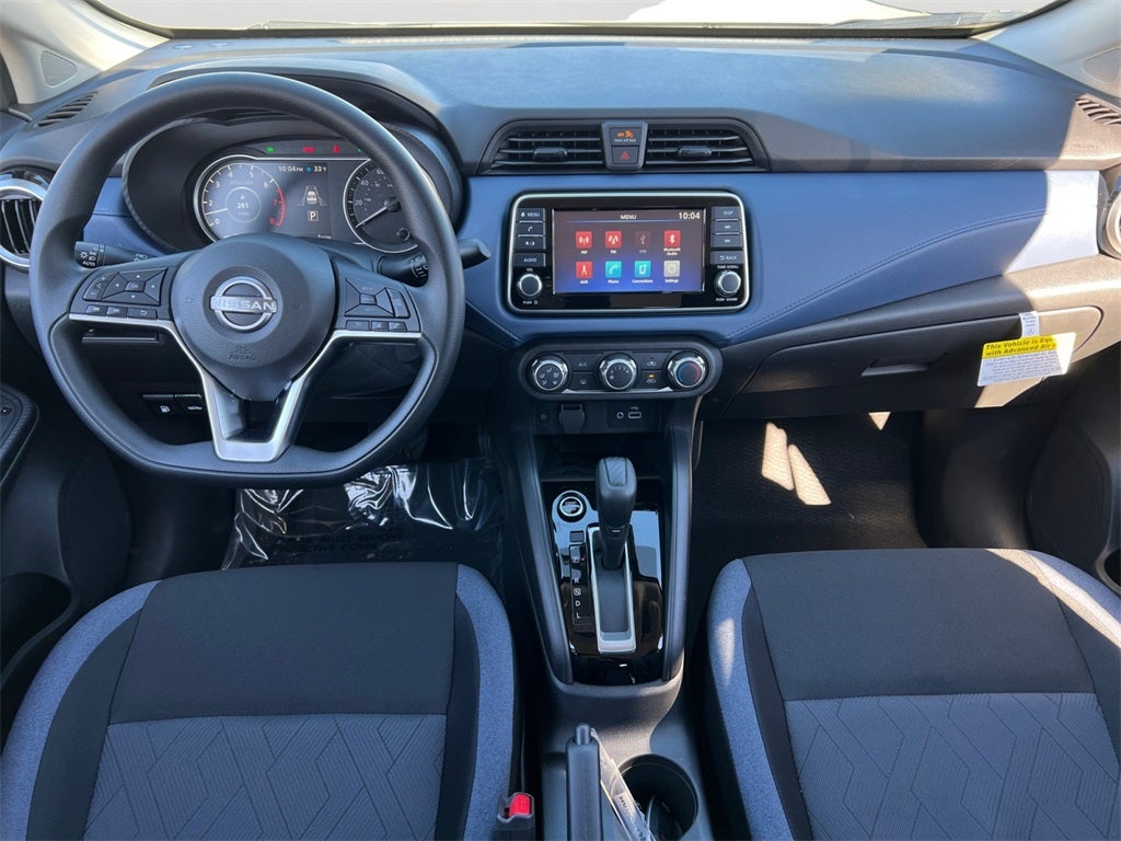 2025 Nissan Versa 1.6 SV / One Owner / Splash Guards