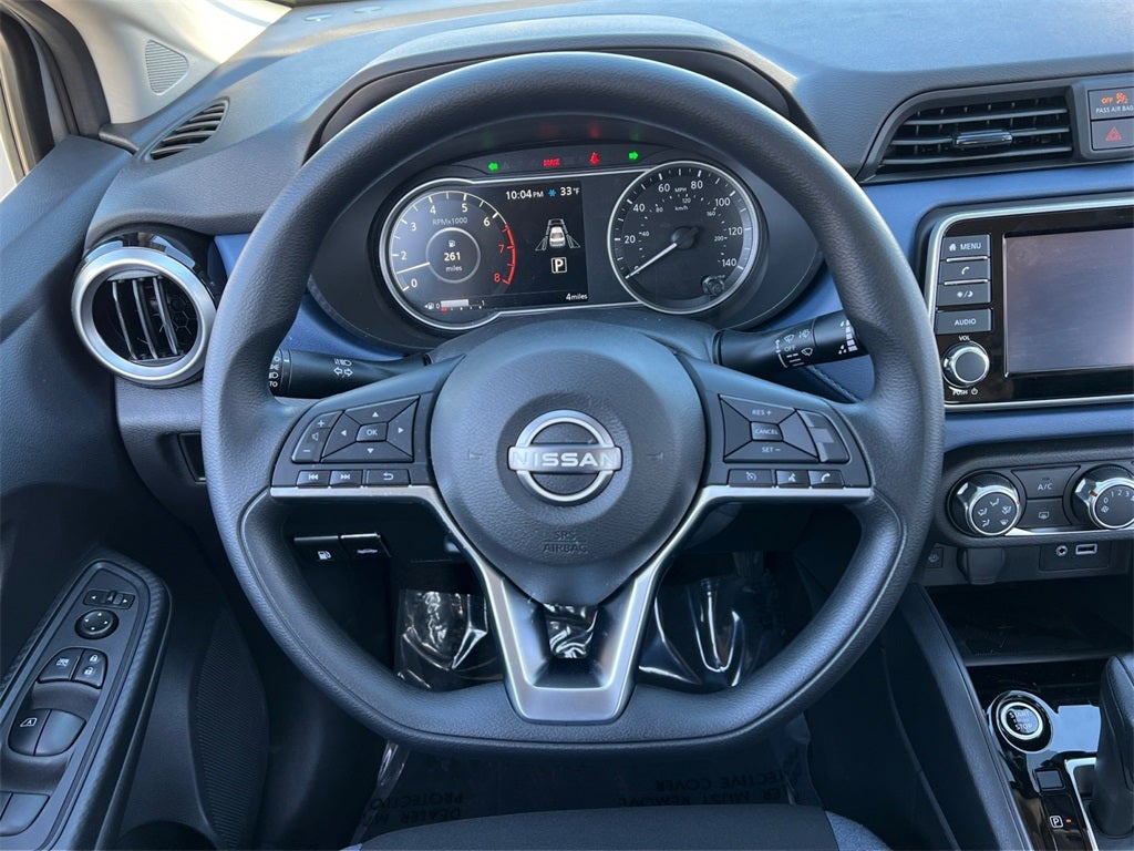 2025 Nissan Versa 1.6 SV / One Owner / Splash Guards