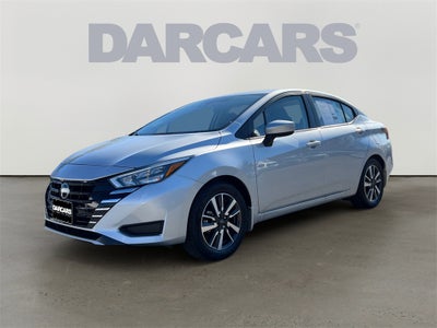 2025 Nissan Versa 1.6 SV / One Owner / Splash Guards