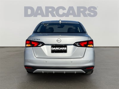 2025 Nissan Versa 1.6 SV / One Owner / Splash Guards