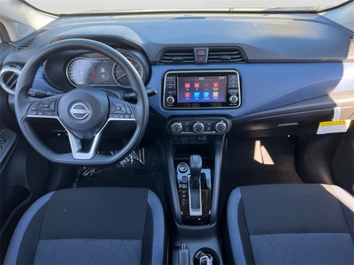 2025 Nissan Versa 1.6 SV / One Owner / Splash Guards