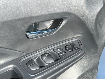 2025 Nissan Versa 1.6 SV / One Owner / Splash Guards