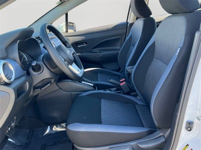 2025 Nissan Versa 1.6 SV / One Owner / Splash Guards