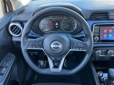 2025 Nissan Versa 1.6 SV / One Owner / Splash Guards