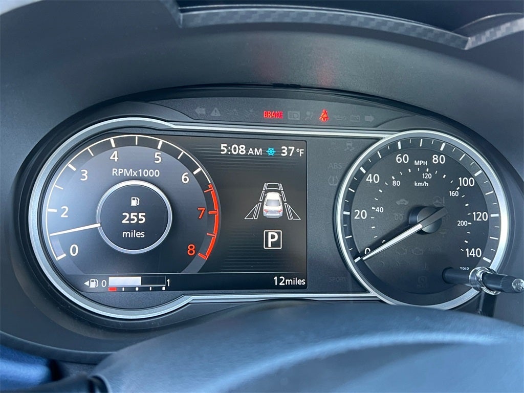 2025 Nissan Versa 1.6 SV / One Owner / Splash Guards