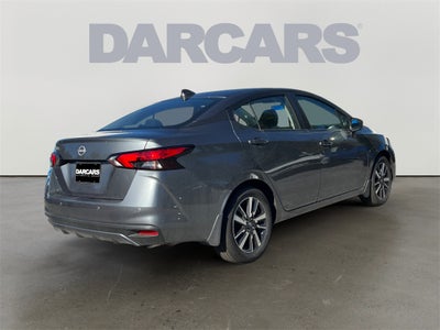 2025 Nissan Versa 1.6 SV / One Owner / Splash Guards