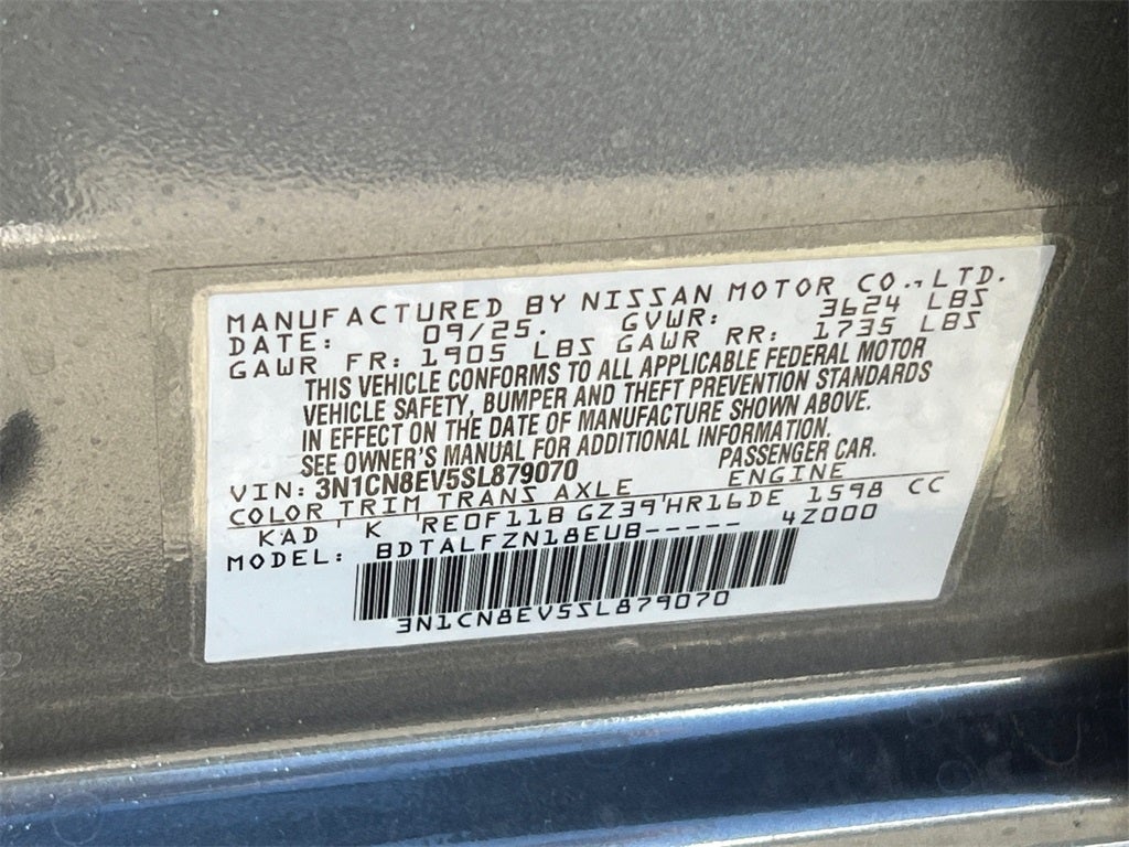 2025 Nissan Versa 1.6 SV / One Owner / Splash Guards