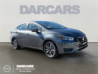 2025 Nissan Versa 1.6 SV / One Owner / Splash Guards