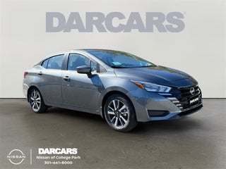 2025 Nissan Versa 1.6 SV / One Owner / Slash Guards