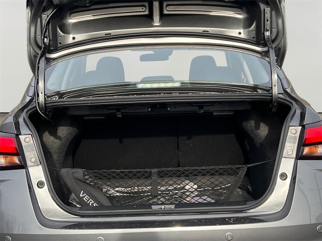 2025 Nissan Versa 1.6 SV One Owner / Splash Guards