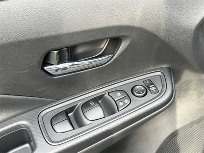 2025 Nissan Versa 1.6 SV One Owner / Splash Guards