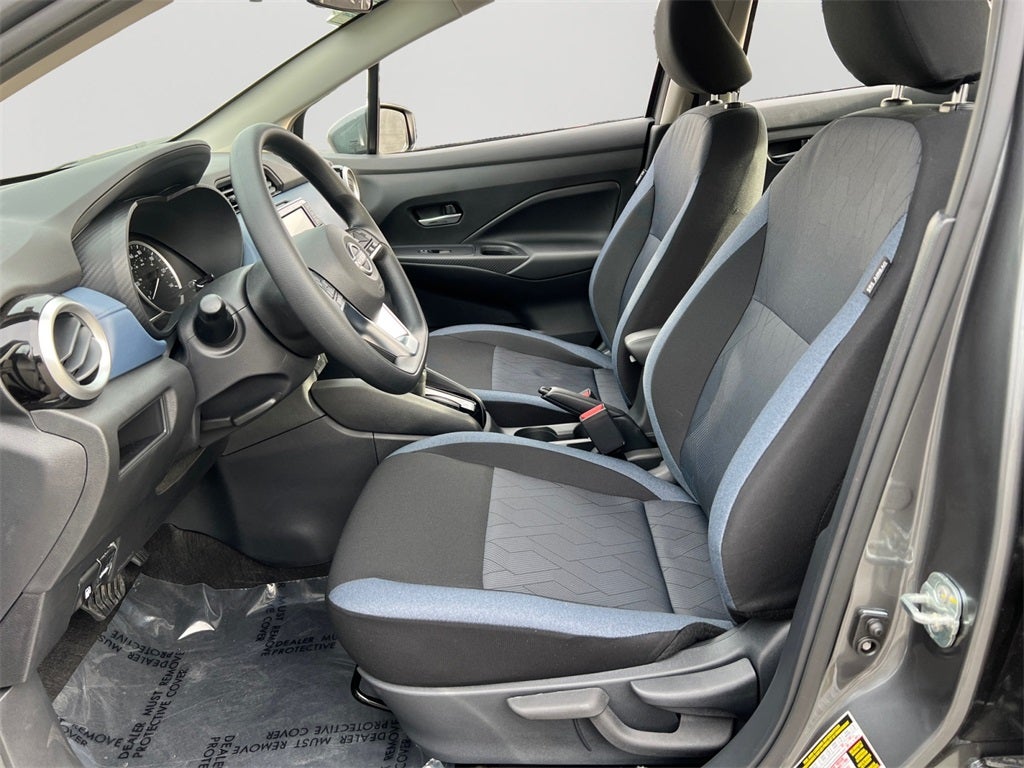 2025 Nissan Versa 1.6 SV One Owner / Splash Guards