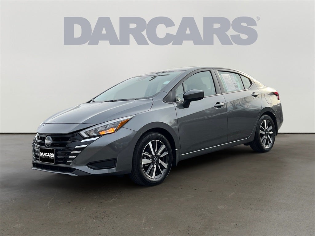 2025 Nissan Versa 1.6 SV One Owner / Splash Guards