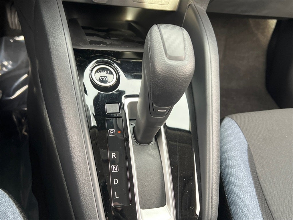 2025 Nissan Versa 1.6 SV One Owner / Splash Guards