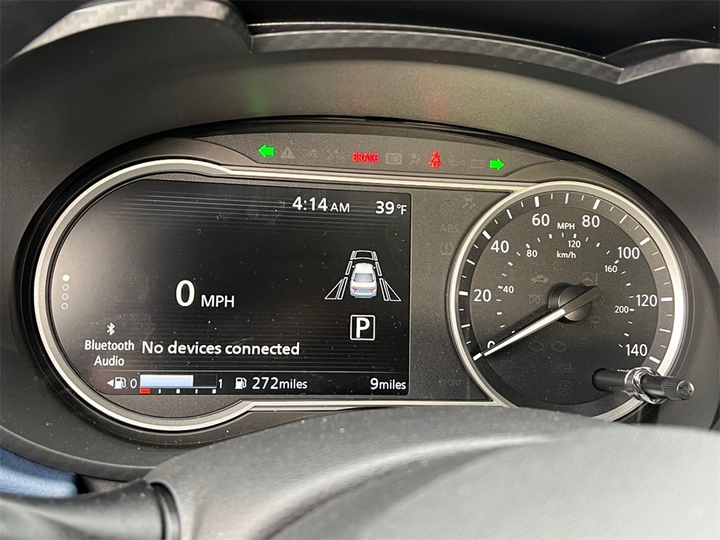 2025 Nissan Versa 1.6 SV One Owner / Splash Guards