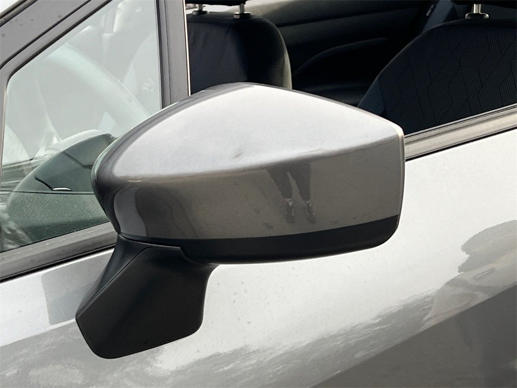 2025 Nissan Versa 1.6 SV One Owner / Splash Guards