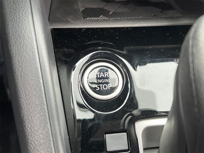 2025 Nissan Versa 1.6 SV One Owner / Splash Guards