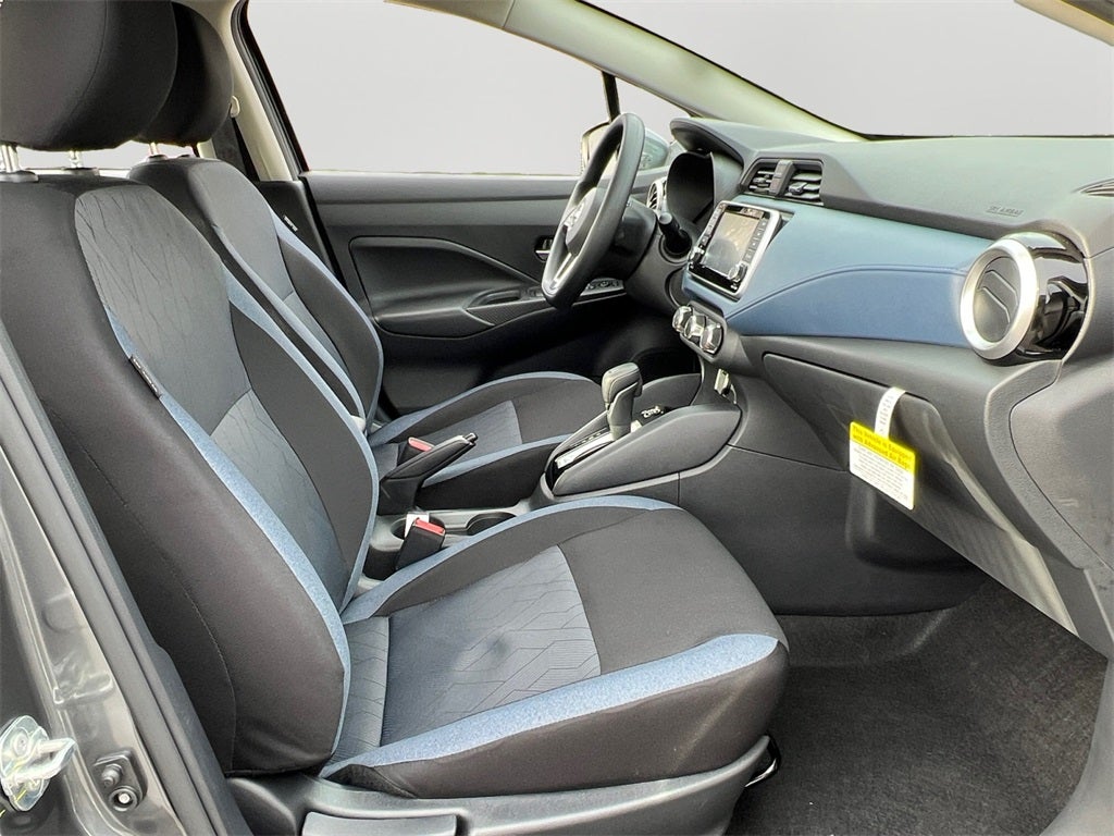 2025 Nissan Versa 1.6 SV One Owner / Splash Guards