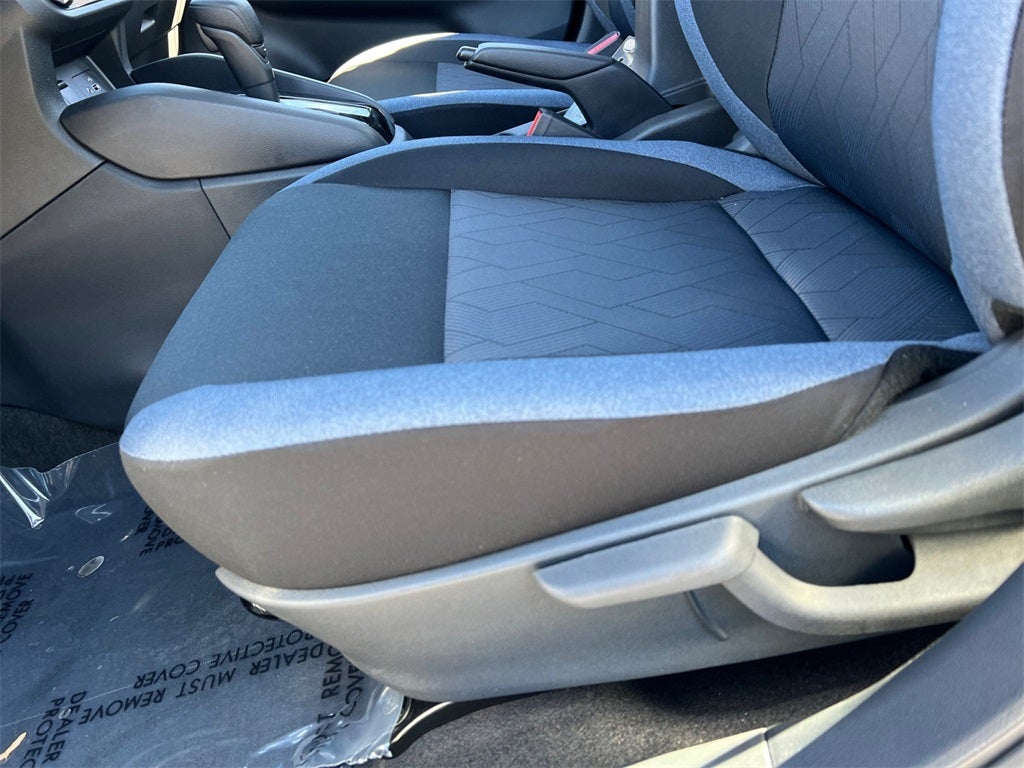 2025 Nissan Versa 1.6 SV / One Owner / Splash Guards