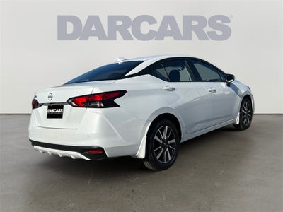 2025 Nissan Versa 1.6 SV / One Owner / Splash Guards