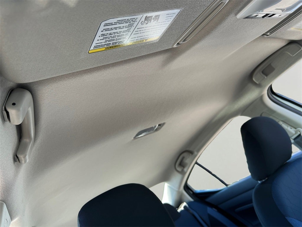 2025 Nissan Versa 1.6 SV / One Owner / Splash Guards