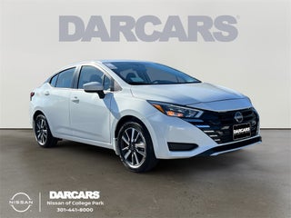 2025 Nissan Versa 1.6 SV / One Owner / Splash Guards